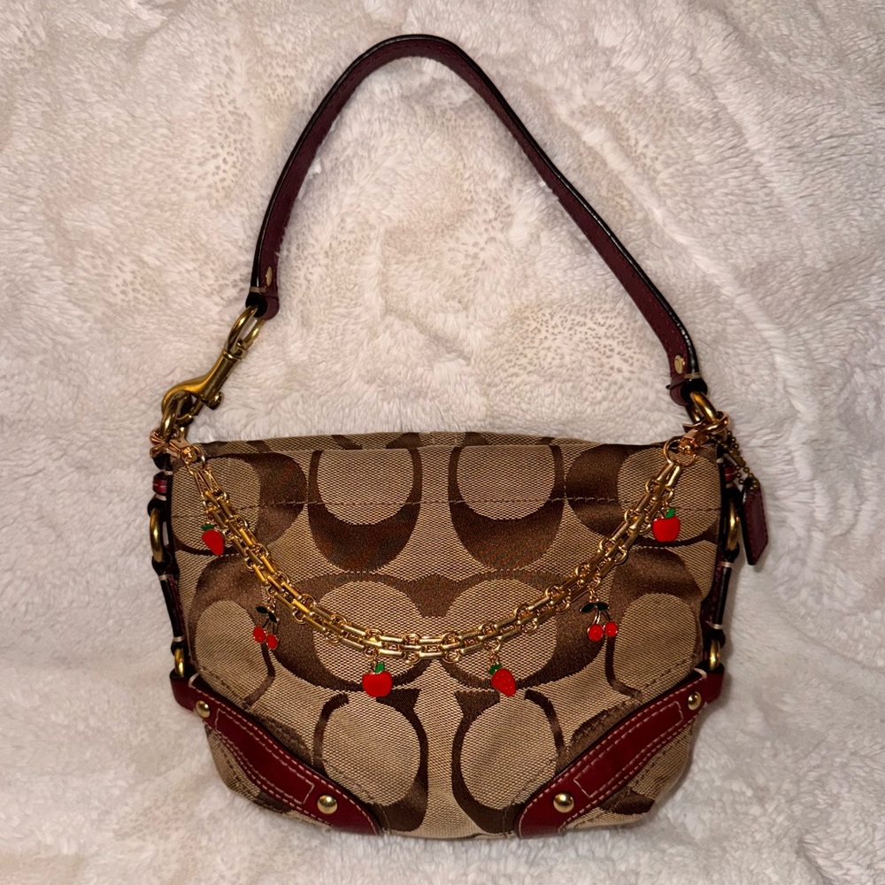 ✨SOLD✨ Small Vintage Coach Shoulder Bag
